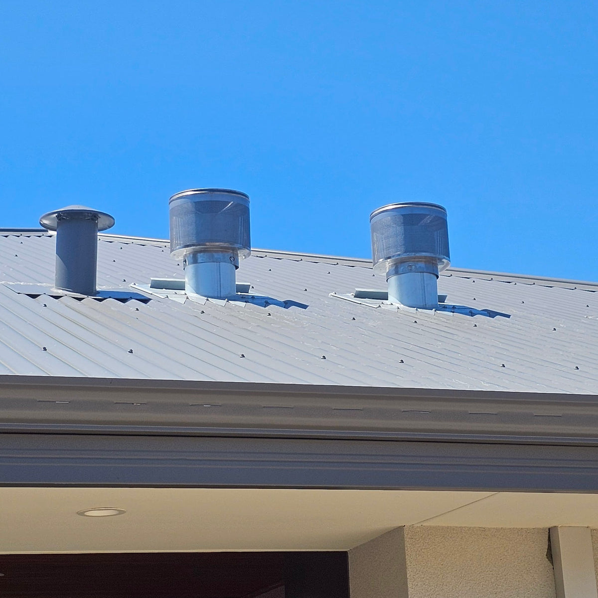 Dragon Vents Australia DV200 200mm stainless steel roof vents for kitchen and BBQ rangehood exhaust systems, Schweigen,Whispair, Falmec and Beefeater suitable for installation on metal or tiled roofs with 200mm flues.
